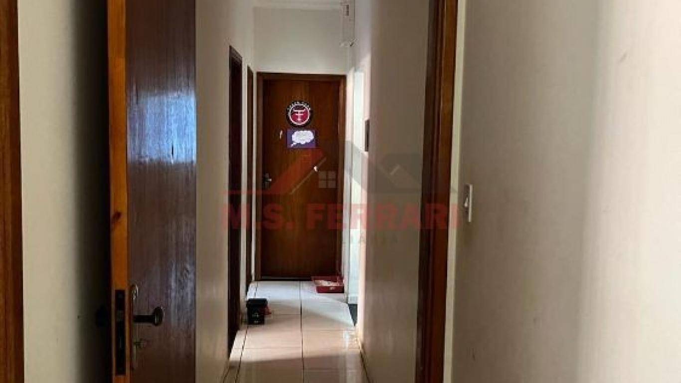 CASA NA Vila Paraíso em Assis