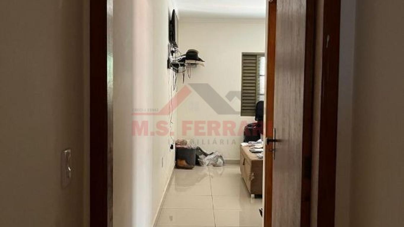 CASA NA Vila Paraíso em Assis