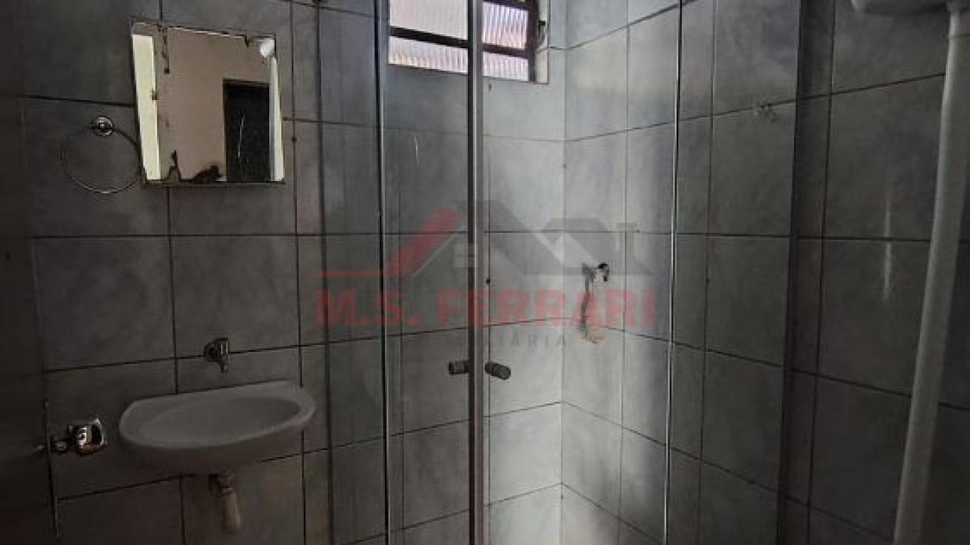 CASA NA Vila dos Comerciários em Assis