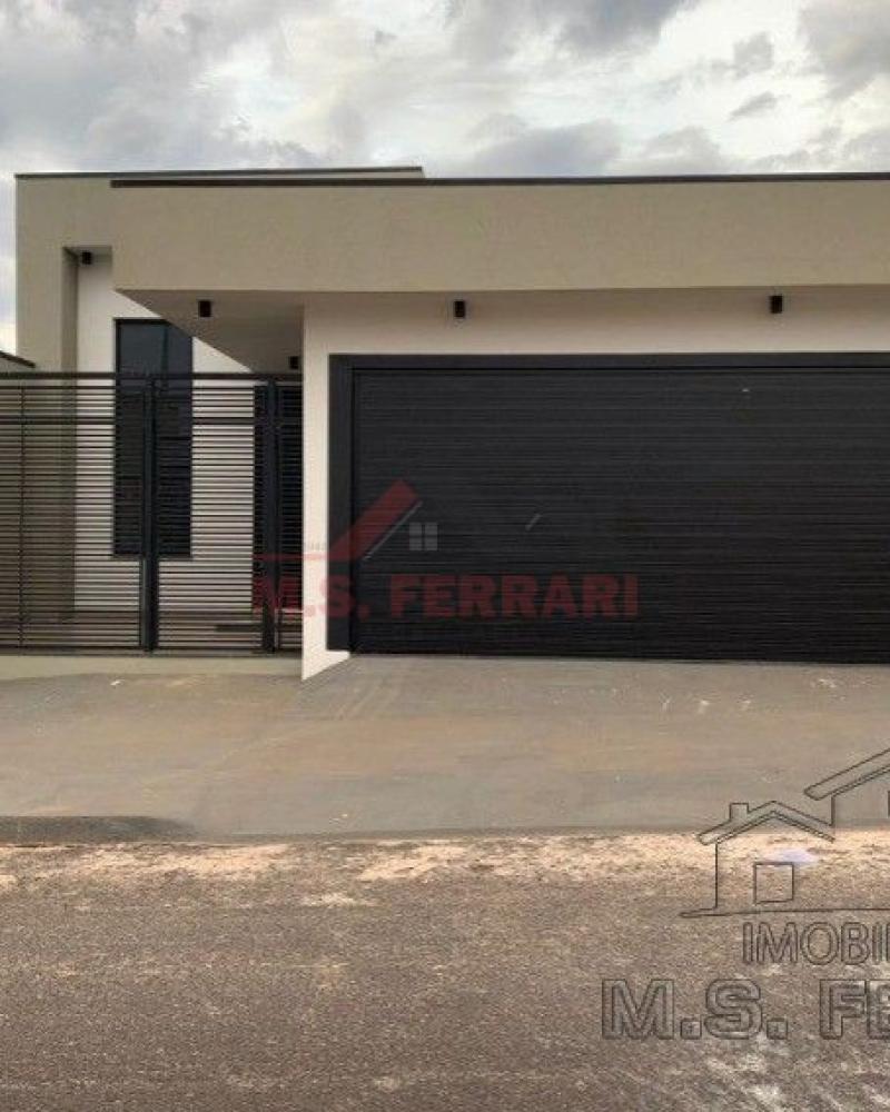 CASA NA ALTO DOS IPÊS em Assis