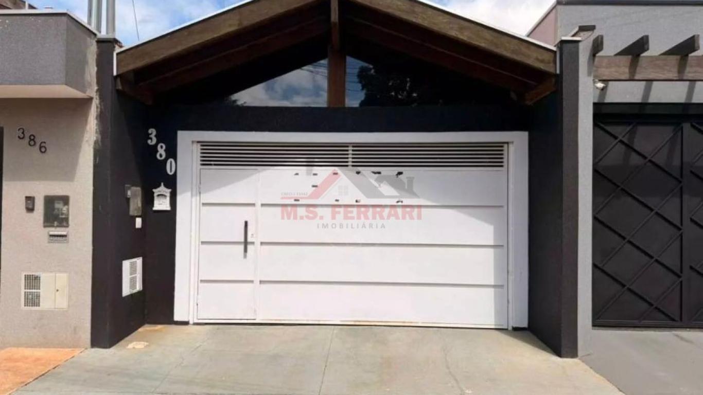 CASA NA Vila Tênis Clube em Assis