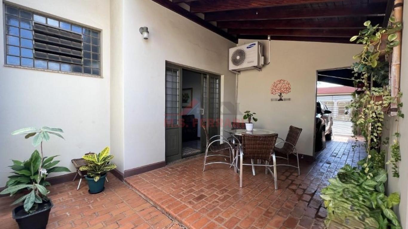 CASA NA Vila Ebenezer em Assis