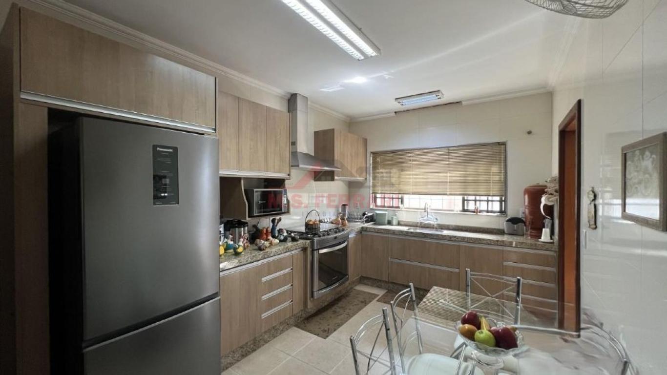 CASA NA Vila Ebenezer em Assis