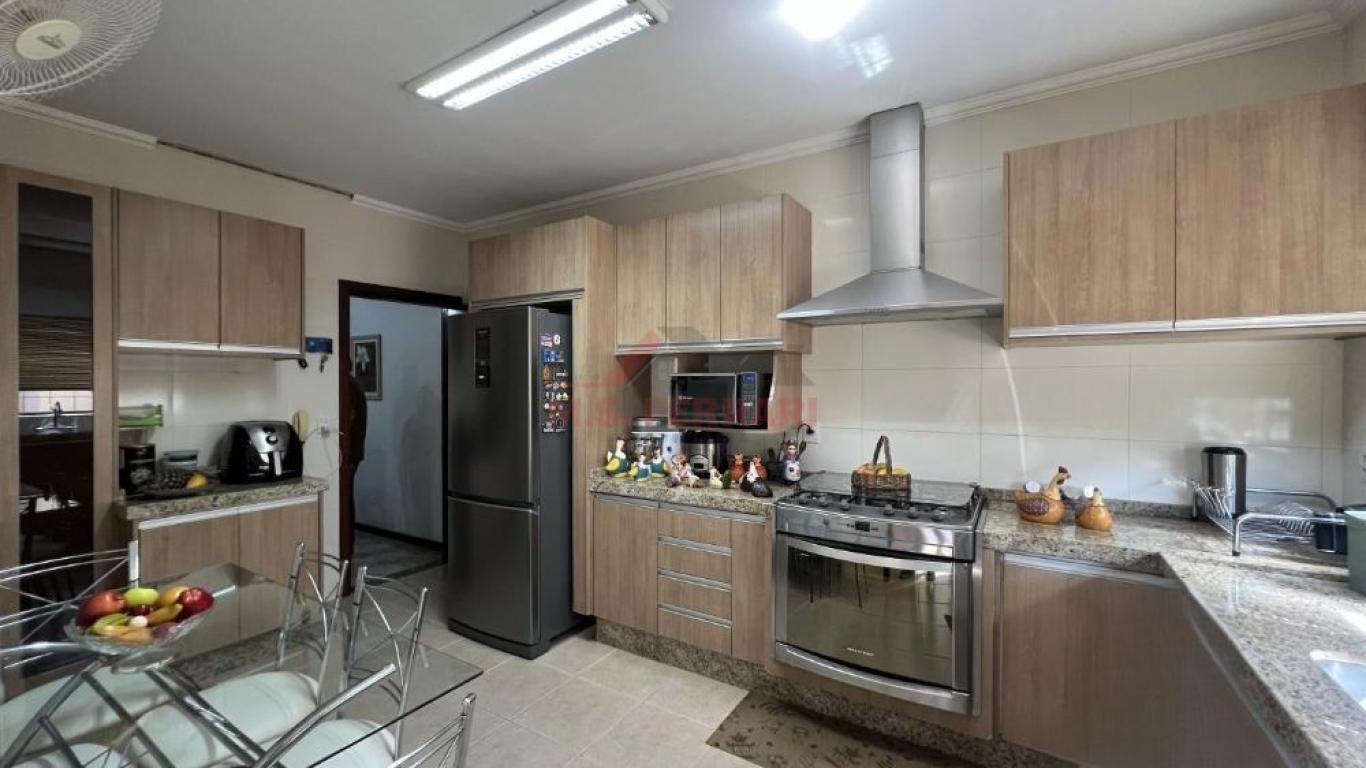 CASA NA Vila Ebenezer em Assis