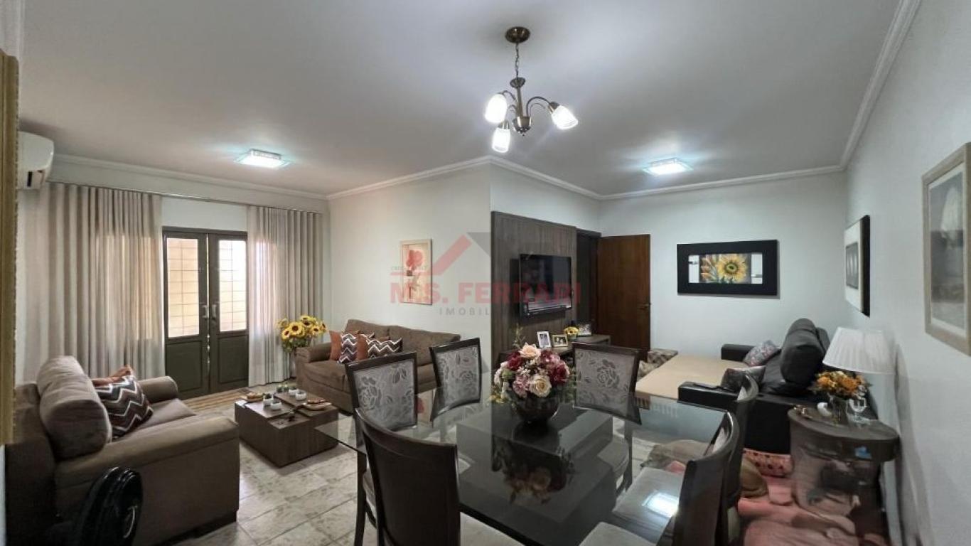 CASA NA Vila Ebenezer em Assis