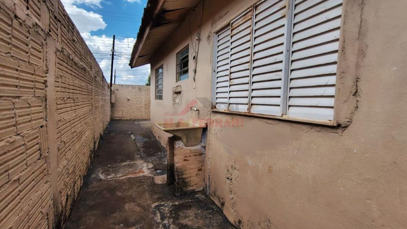 CASA NA Núcleo Habitacional Dirceu Gomes Cervilha em Assis