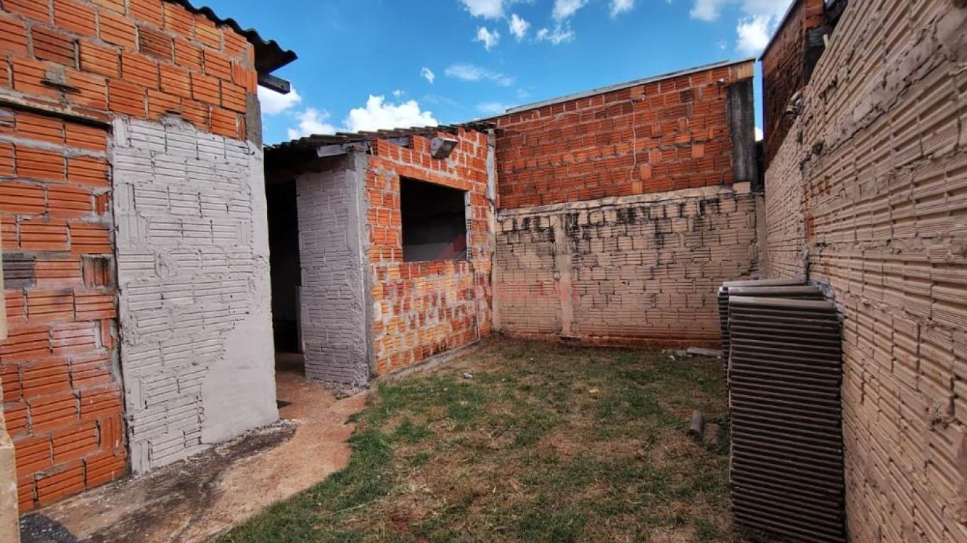 CASA NA Núcleo Habitacional Dirceu Gomes Cervilha em Assis