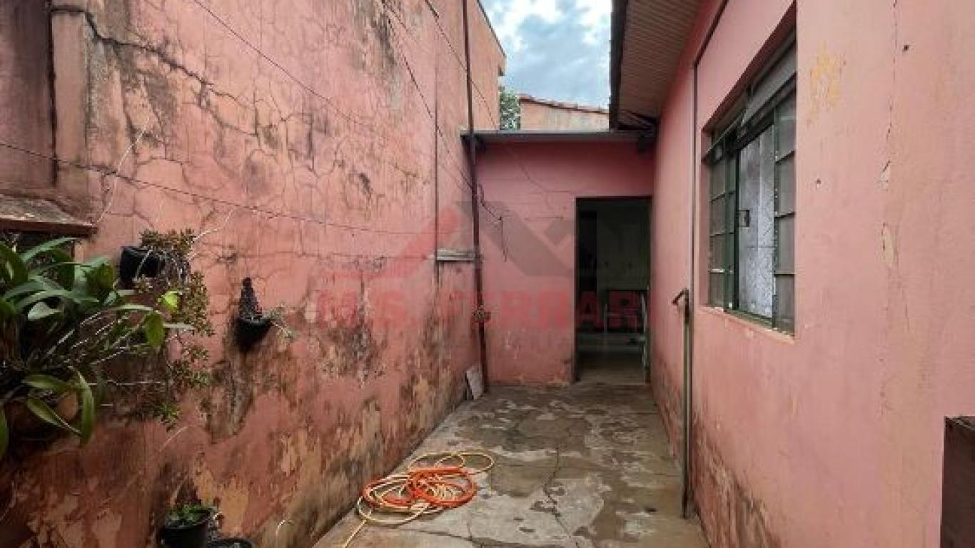 CASA NA Vila Brasileira em Assis
