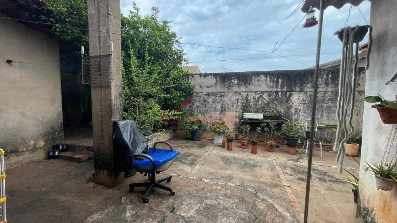 CASA NA Vila Brasileira em Assis