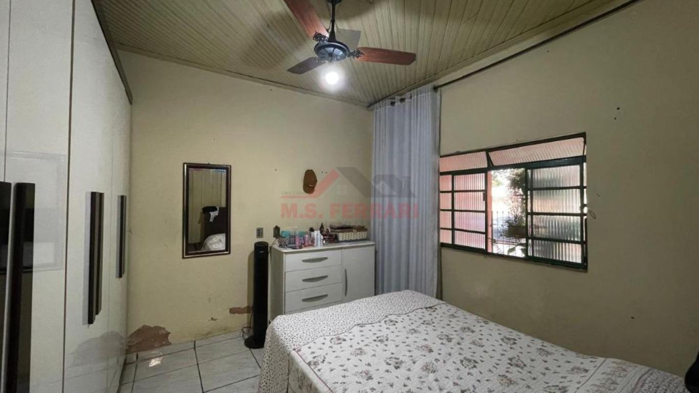 CASA NA Vila Brasileira em Assis