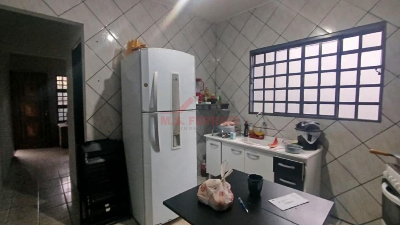 CASA NA Vila Progresso em Assis