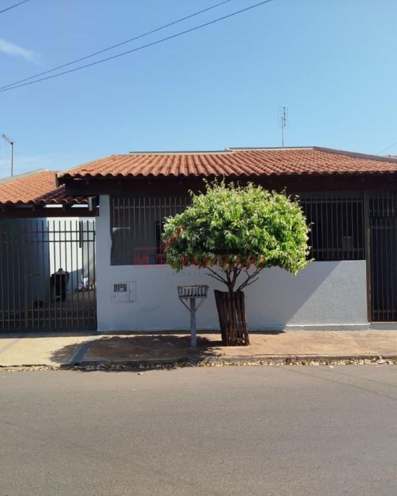 CASA NA Vila Progresso em Assis