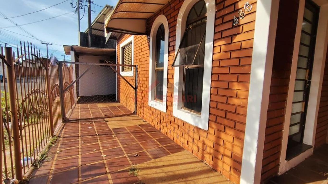 CASA NA Vila Brasileira em Assis