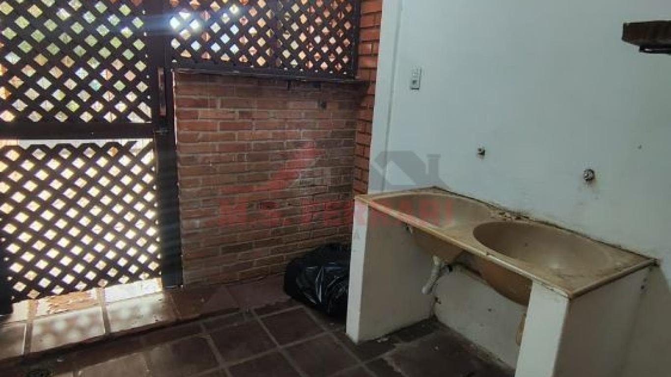 CASA NA Vila Brasileira em Assis