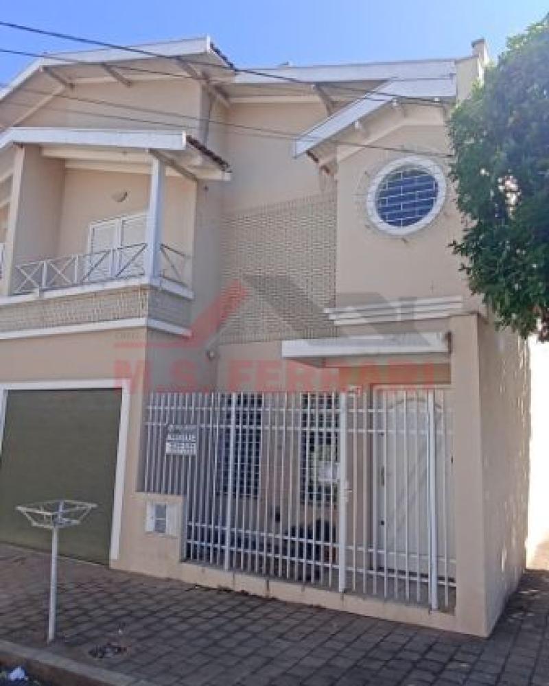 CASA NA Vila Tênis Clube em Assis