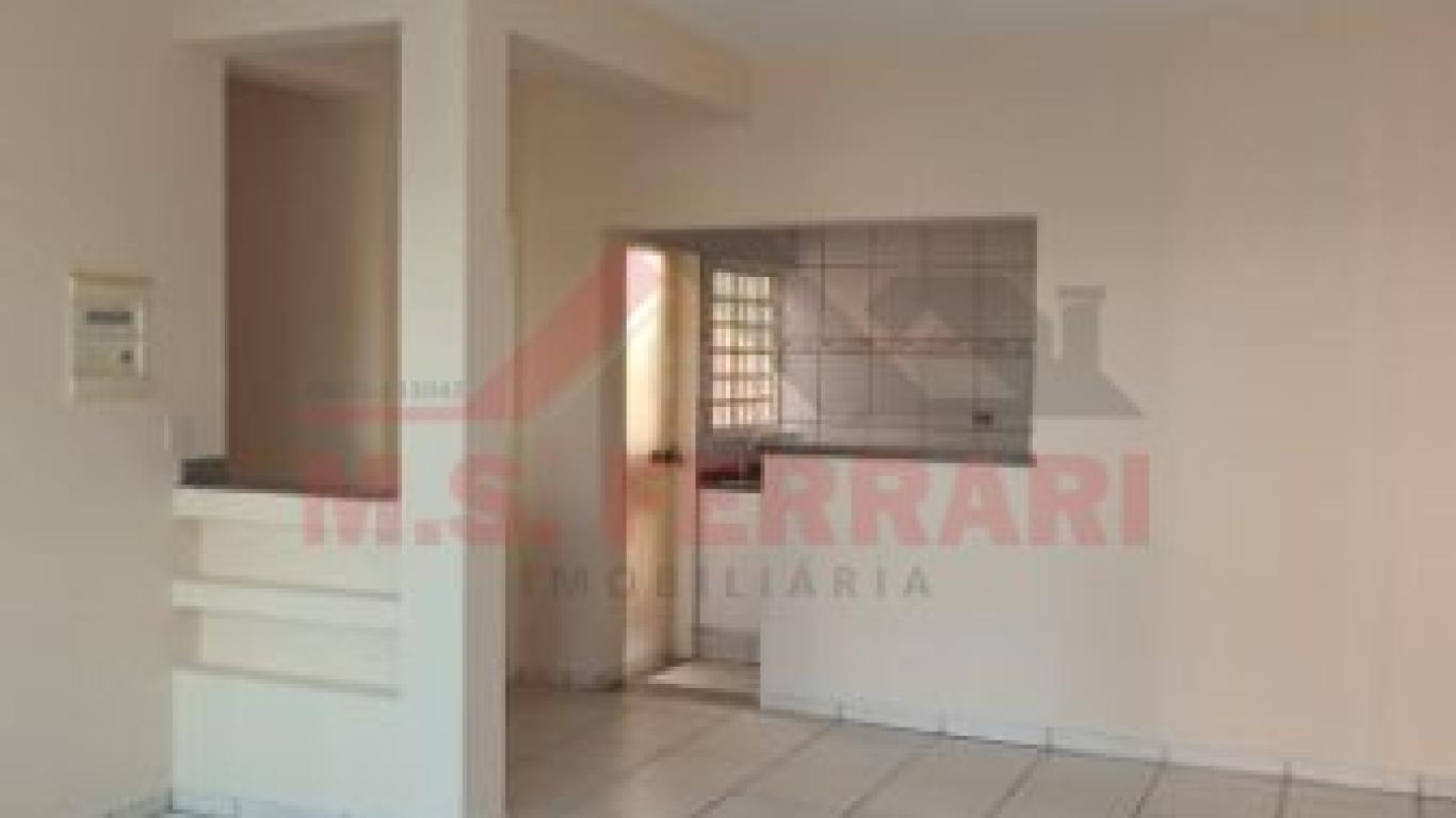 CASA NA Vila Tênis Clube em Assis