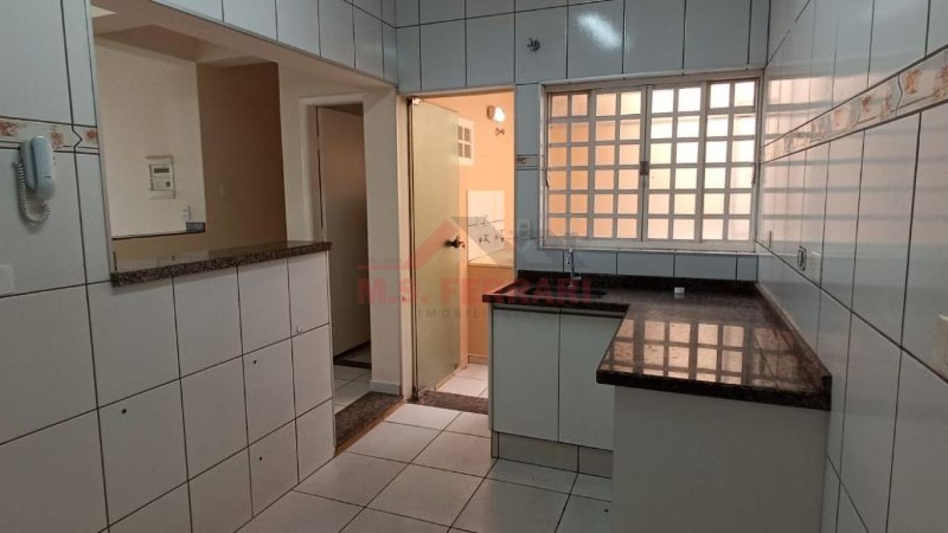 CASA NA Vila Tênis Clube em Assis