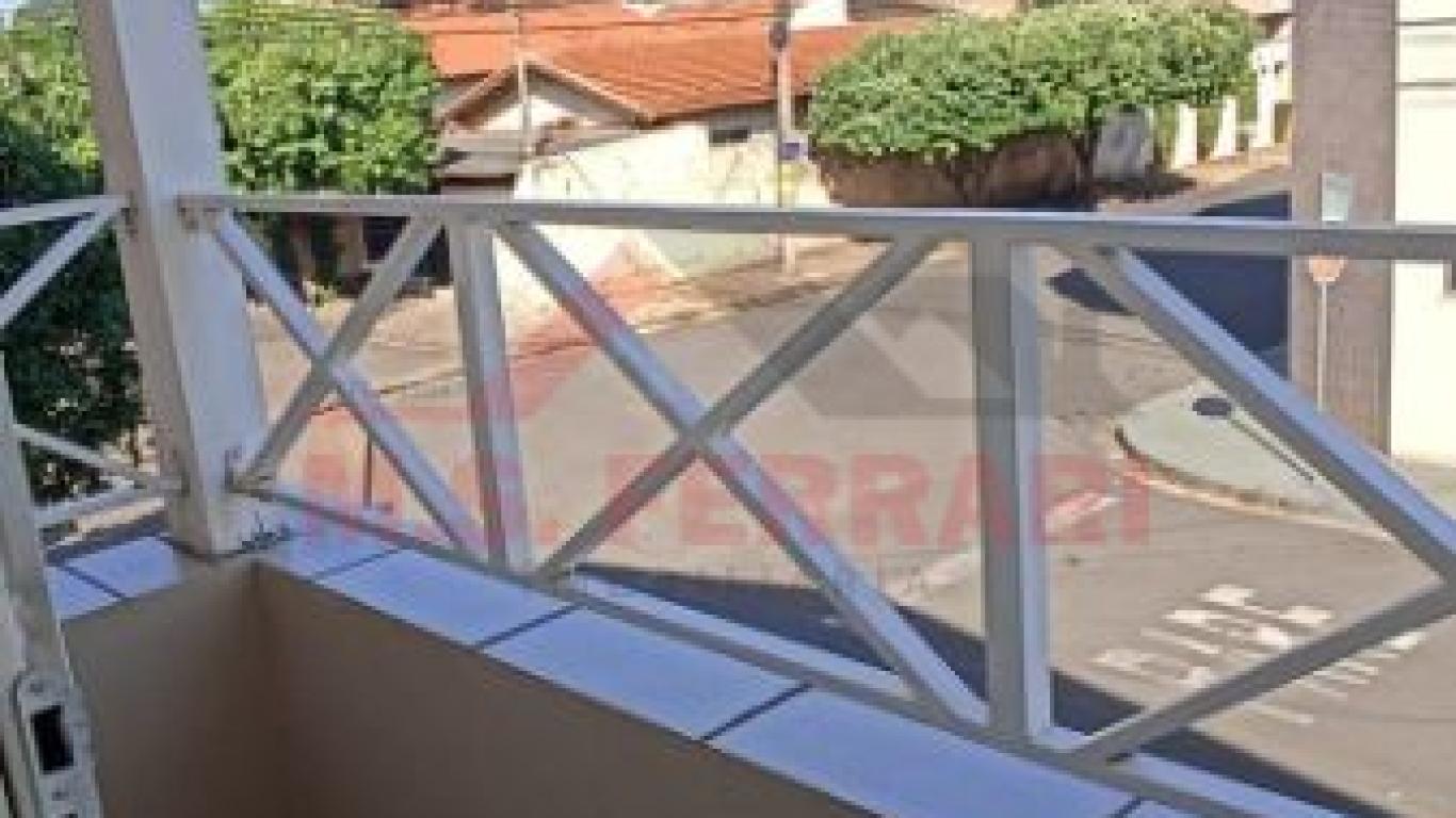 CASA NA Vila Tênis Clube em Assis