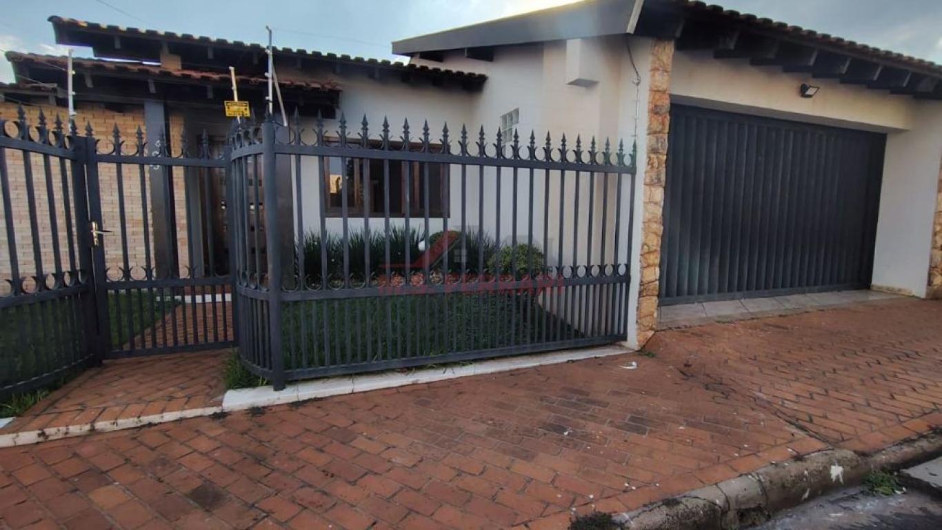 CASA NA Vila Clementina em Assis