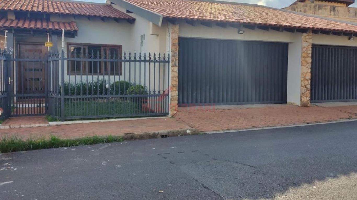 CASA NA Vila Clementina em Assis