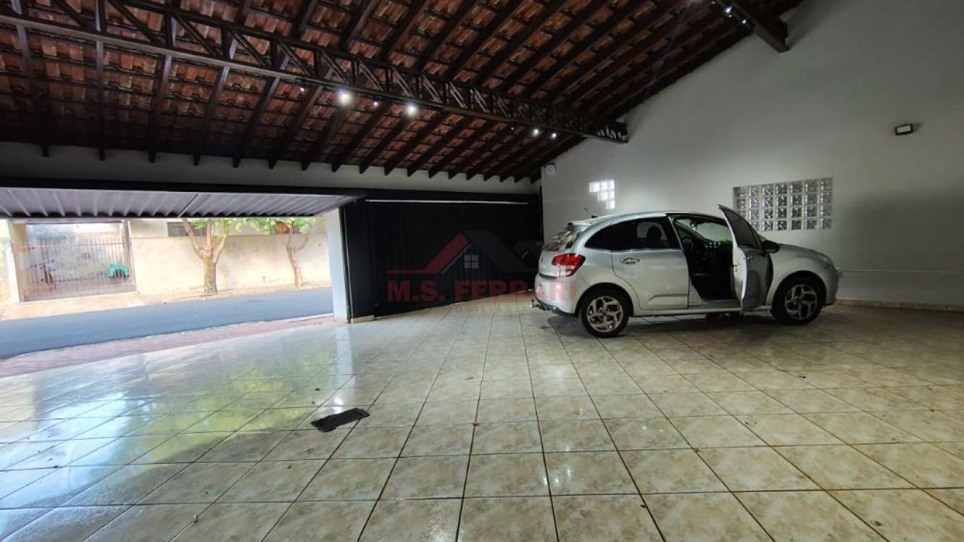 CASA NA Vila Clementina em Assis