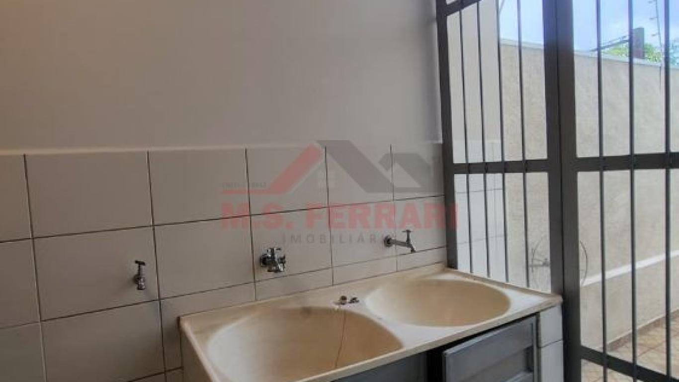 CASA NA Vila Ouro Verde em Assis