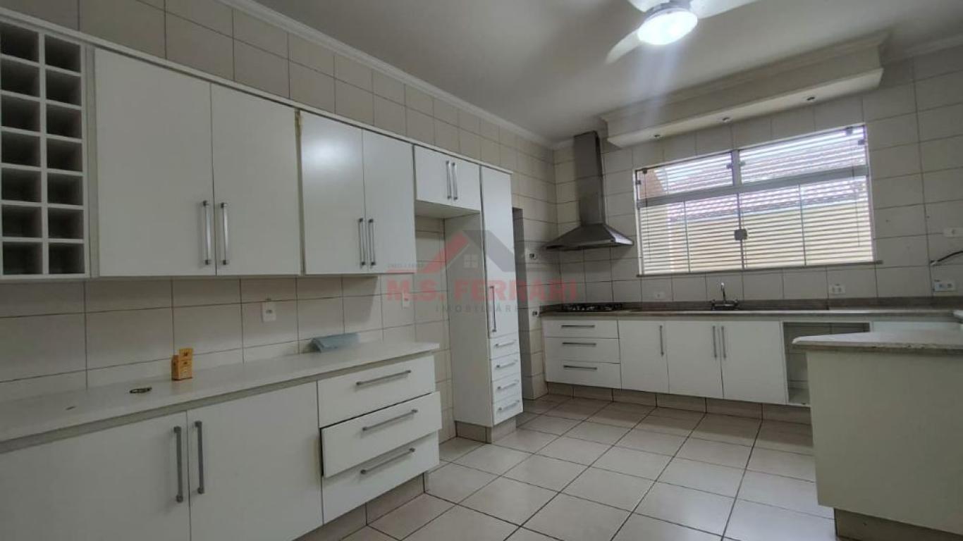 CASA NA Vila Ouro Verde em Assis