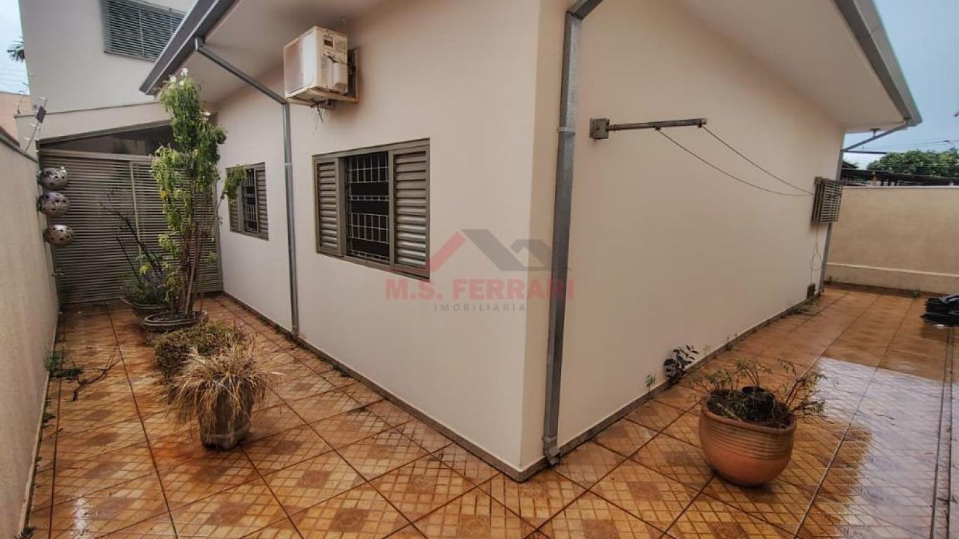 CASA NA Vila Ouro Verde em Assis