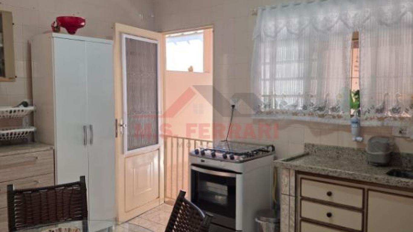 CASA NA Vila Ribeiro em Assis
