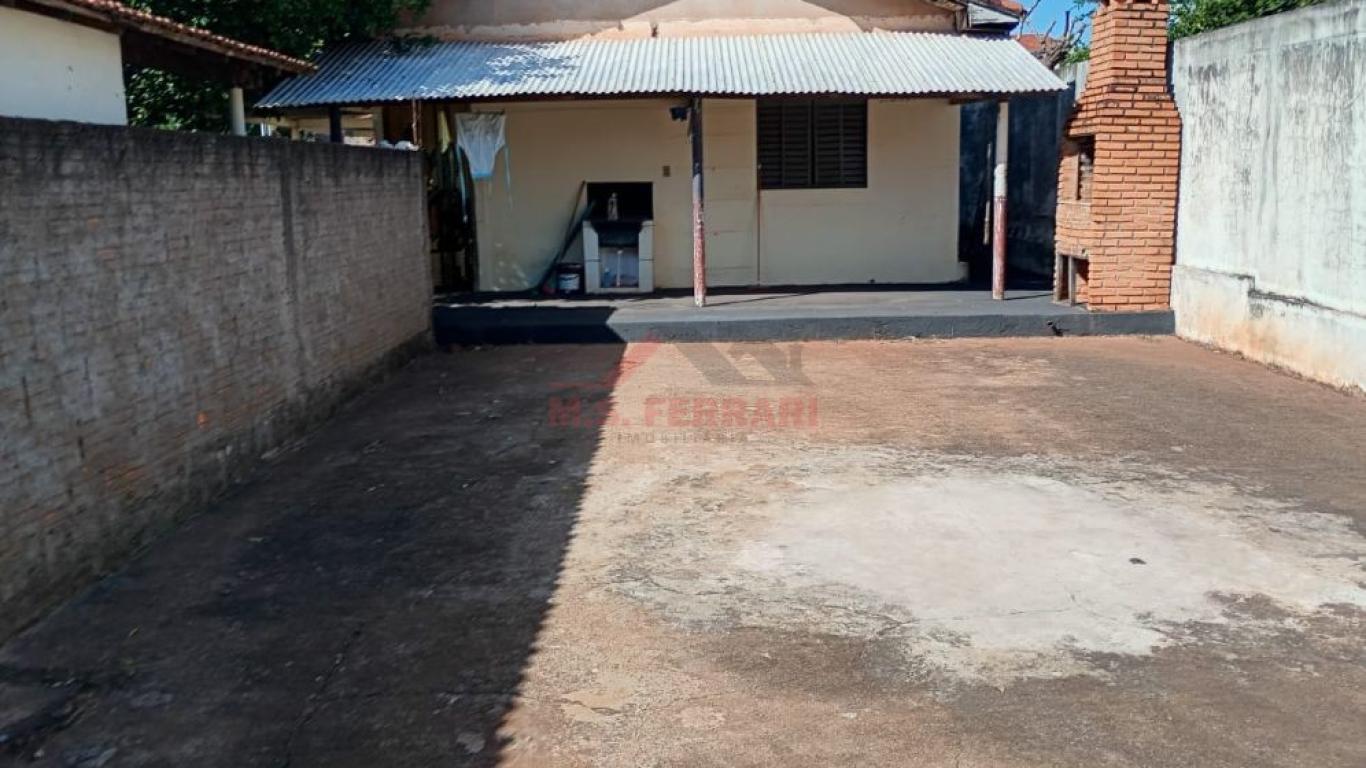 CASA NA Vila Cambuí em Assis