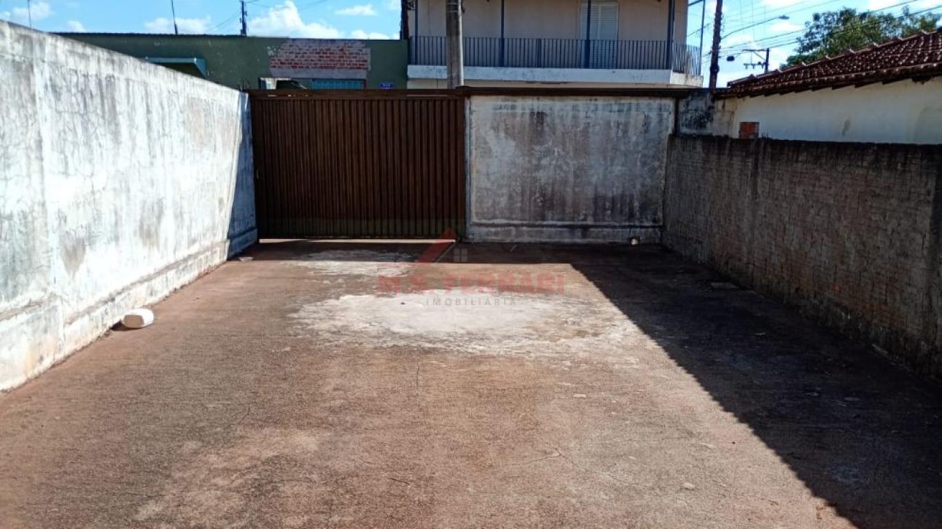 CASA NA Vila Cambuí em Assis