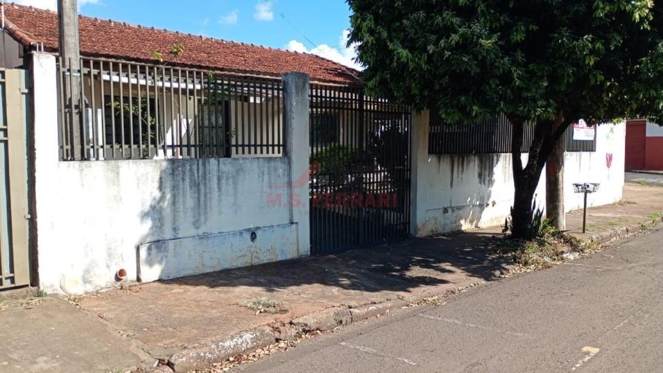 CASA NA Vila Cambuí em Assis