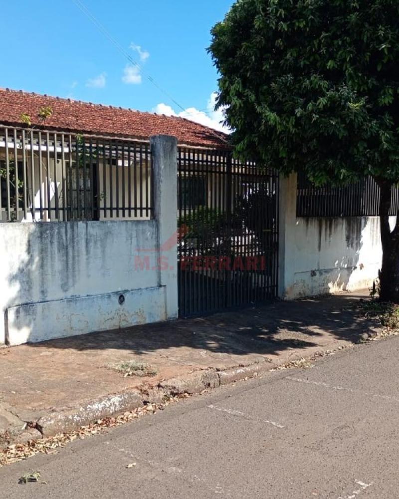 CASA NA Vila Cambuí em Assis