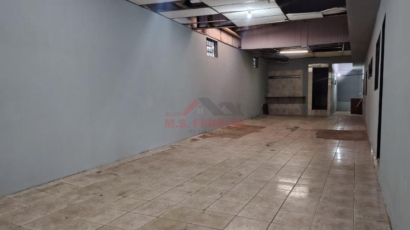 CASA NA Vila Tênis Clube em Assis