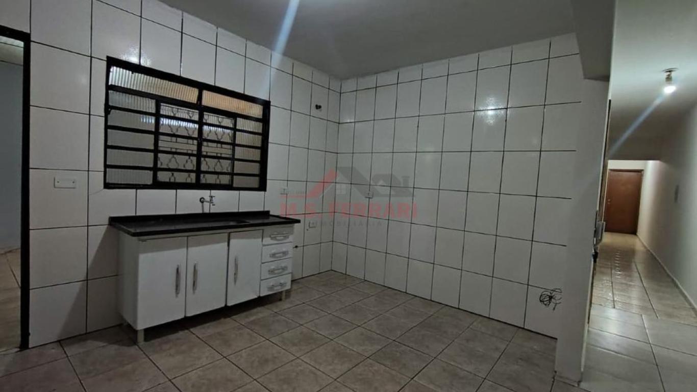 CASA NA Vila Tênis Clube em Assis