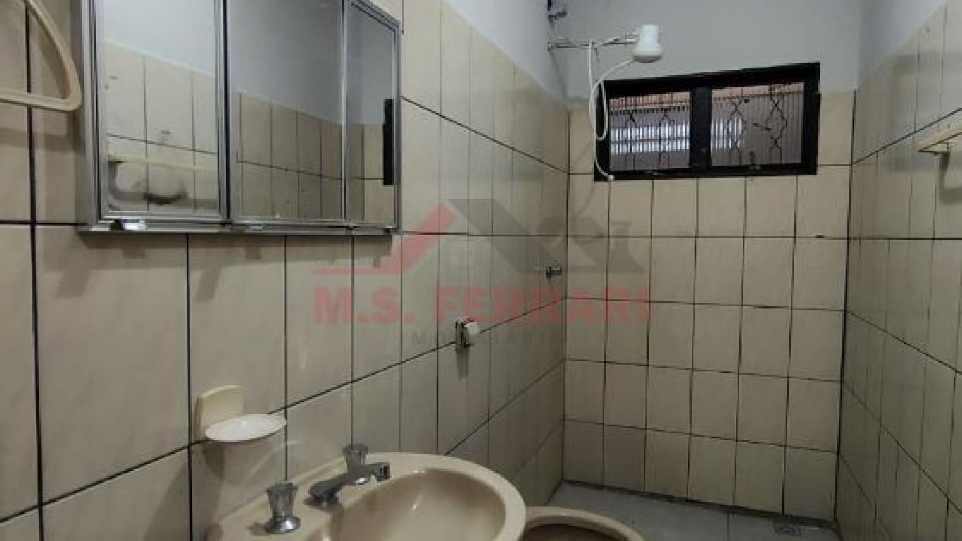 CASA NA Vila Tênis Clube em Assis