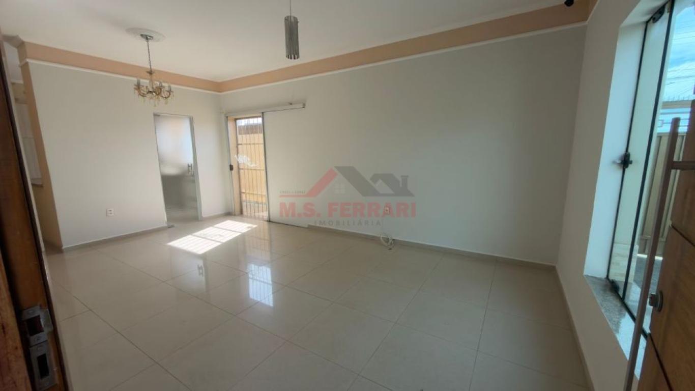 CASA NA Vila Operária em Assis