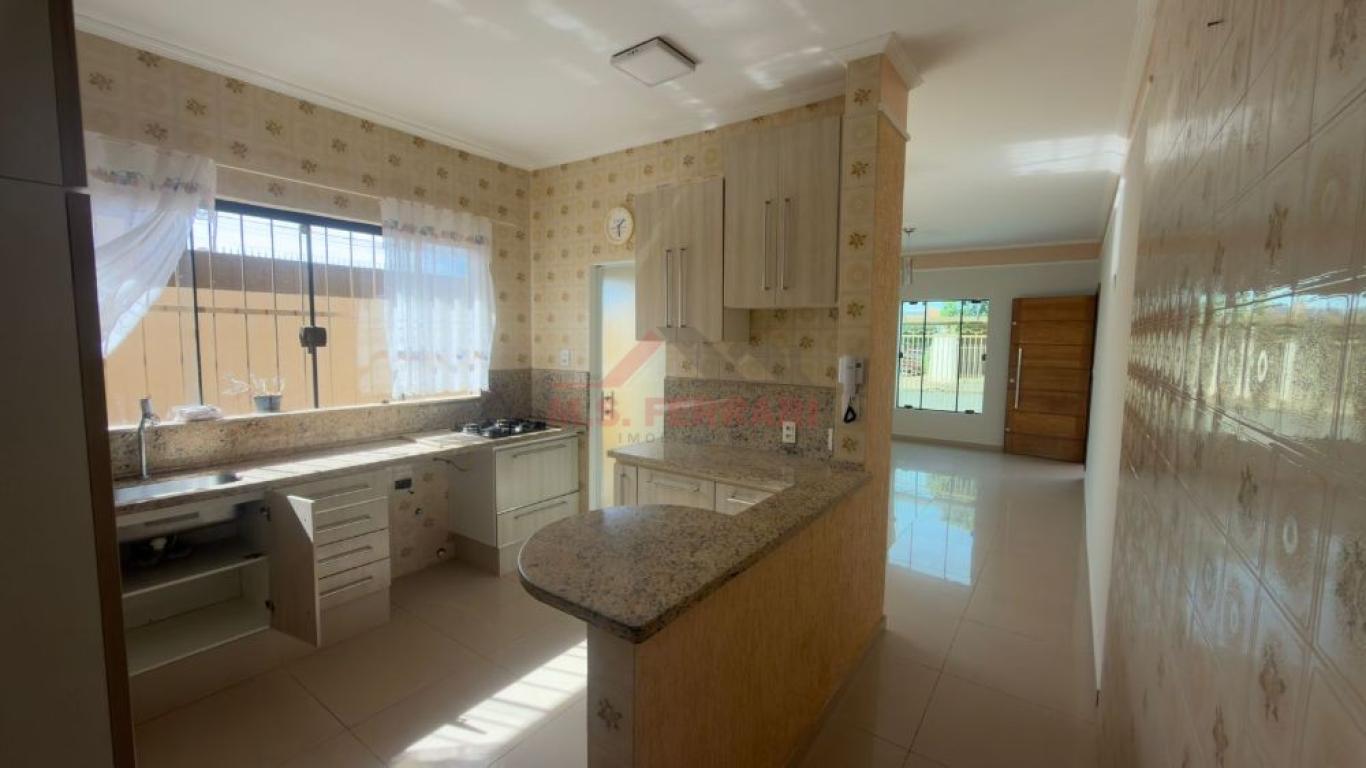 CASA NA Vila Operária em Assis