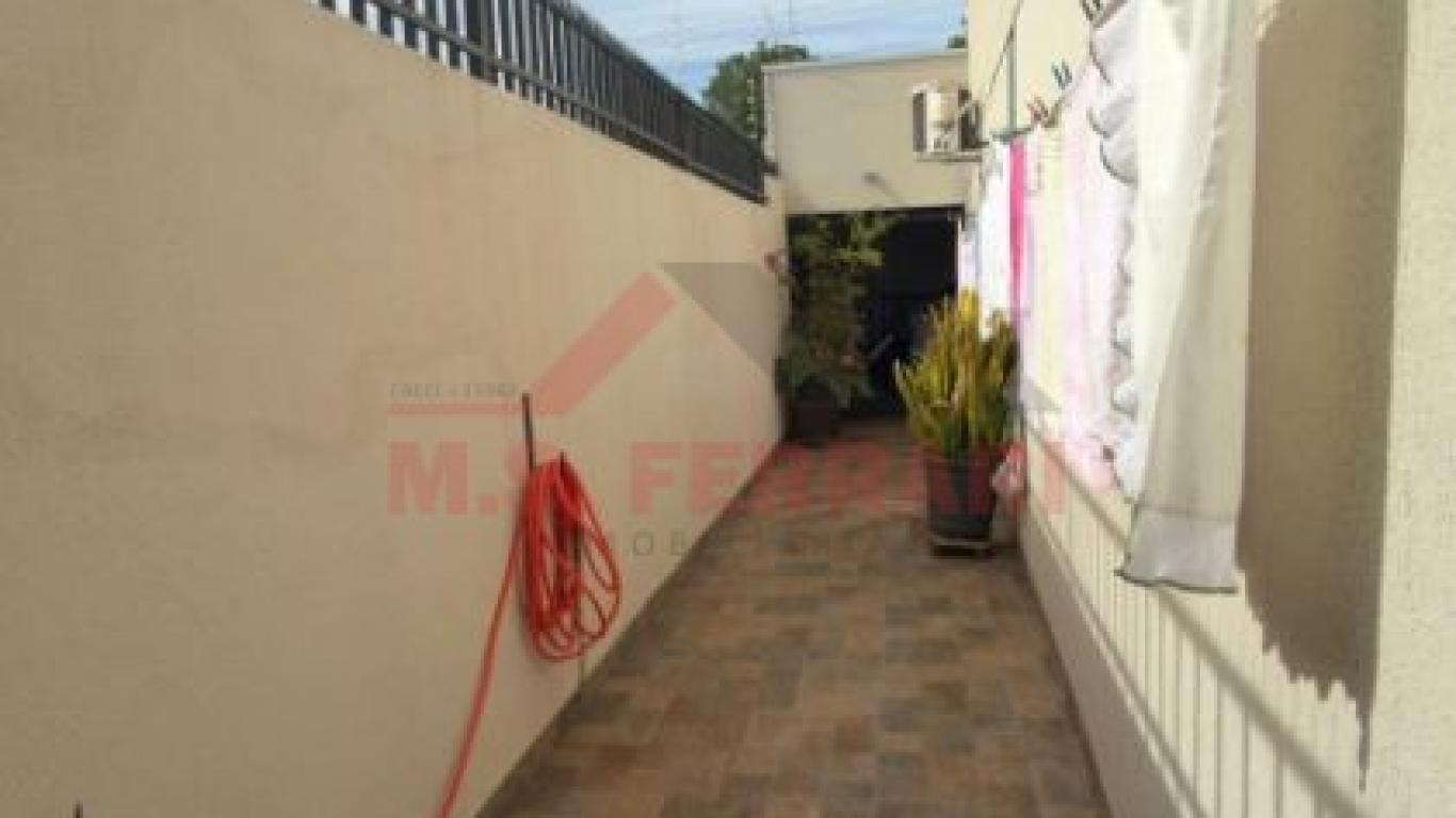 CASA NA Vila Operária em Assis