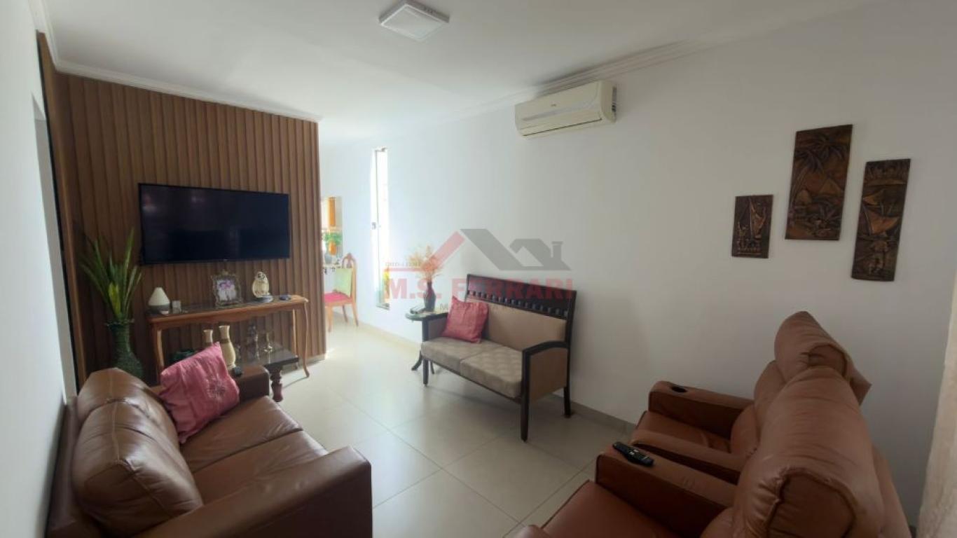CASA NA Vila Operária em Assis