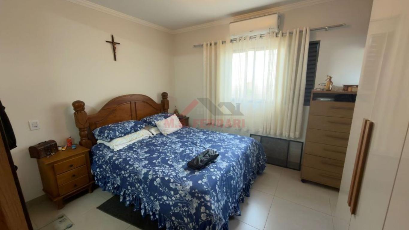 CASA NA Vila Operária em Assis