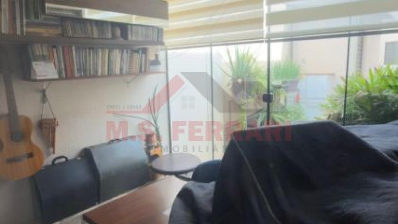CASA NA Vila Operária em Assis