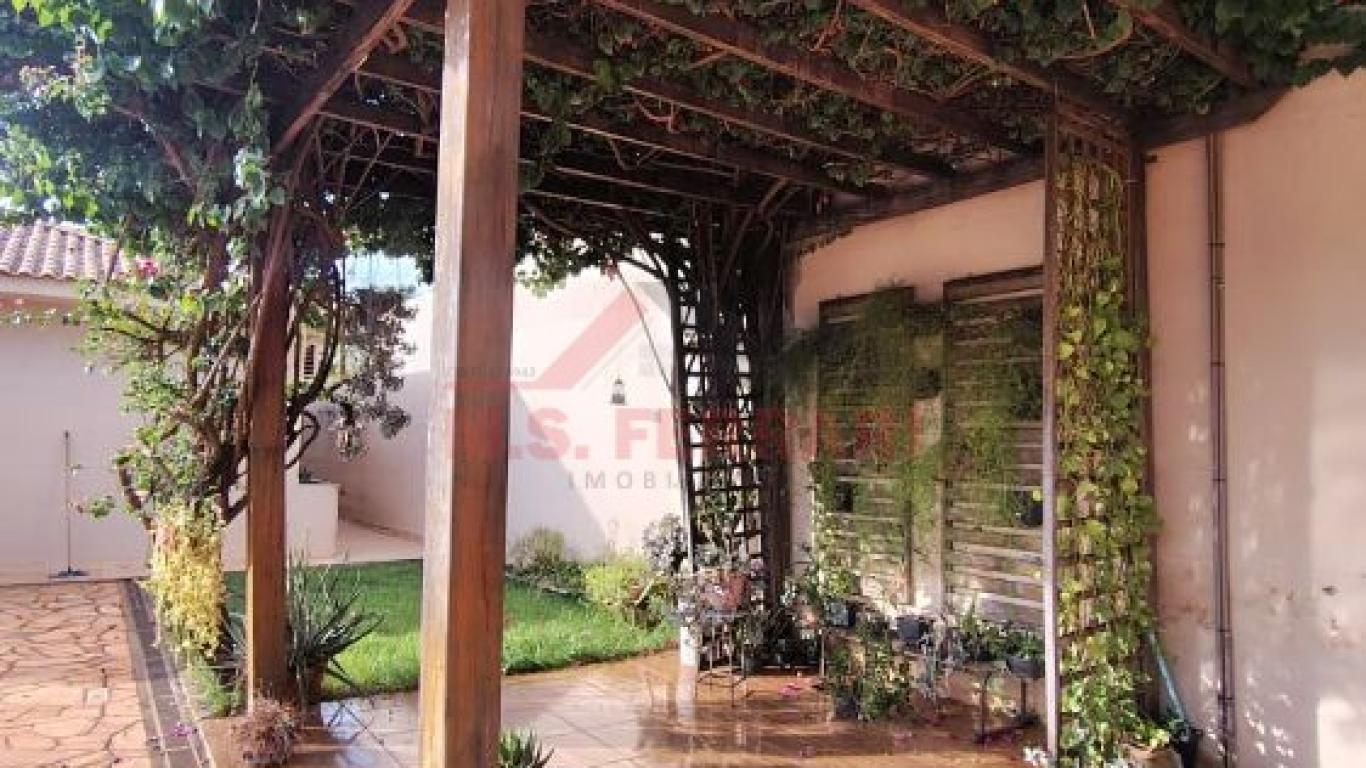 CASA NA Vila Rodrigues em Assis