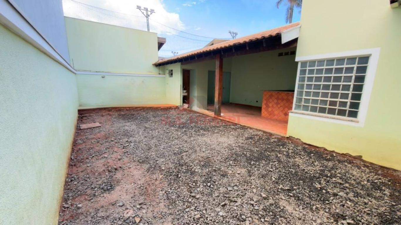CASA NO Jardim Morumbi em Assis