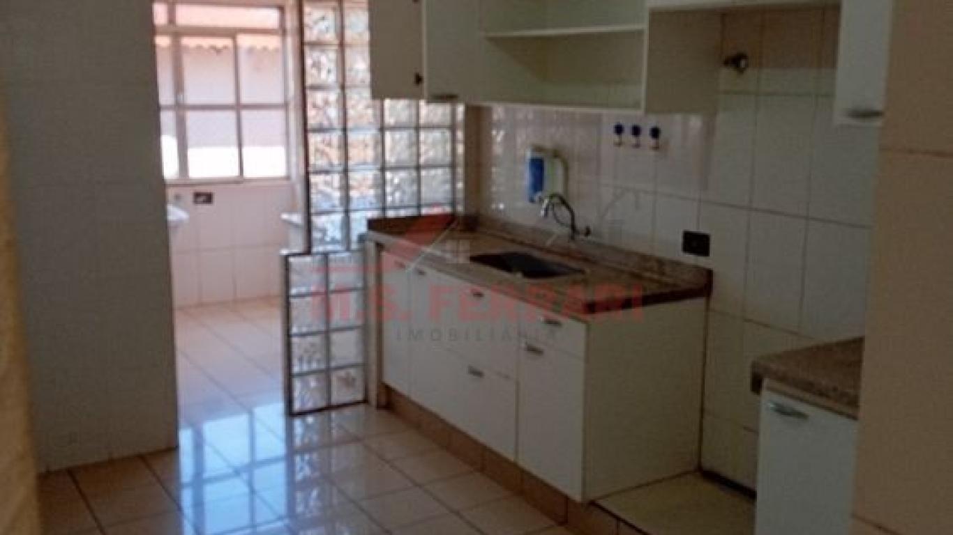 CASA NA Vila Santo Antônio em Assis
