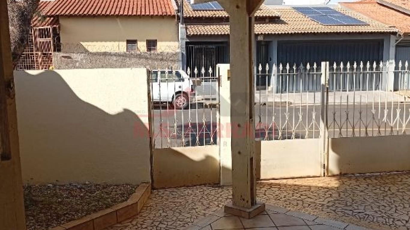 CASA NA Vila Rosangela em Assis