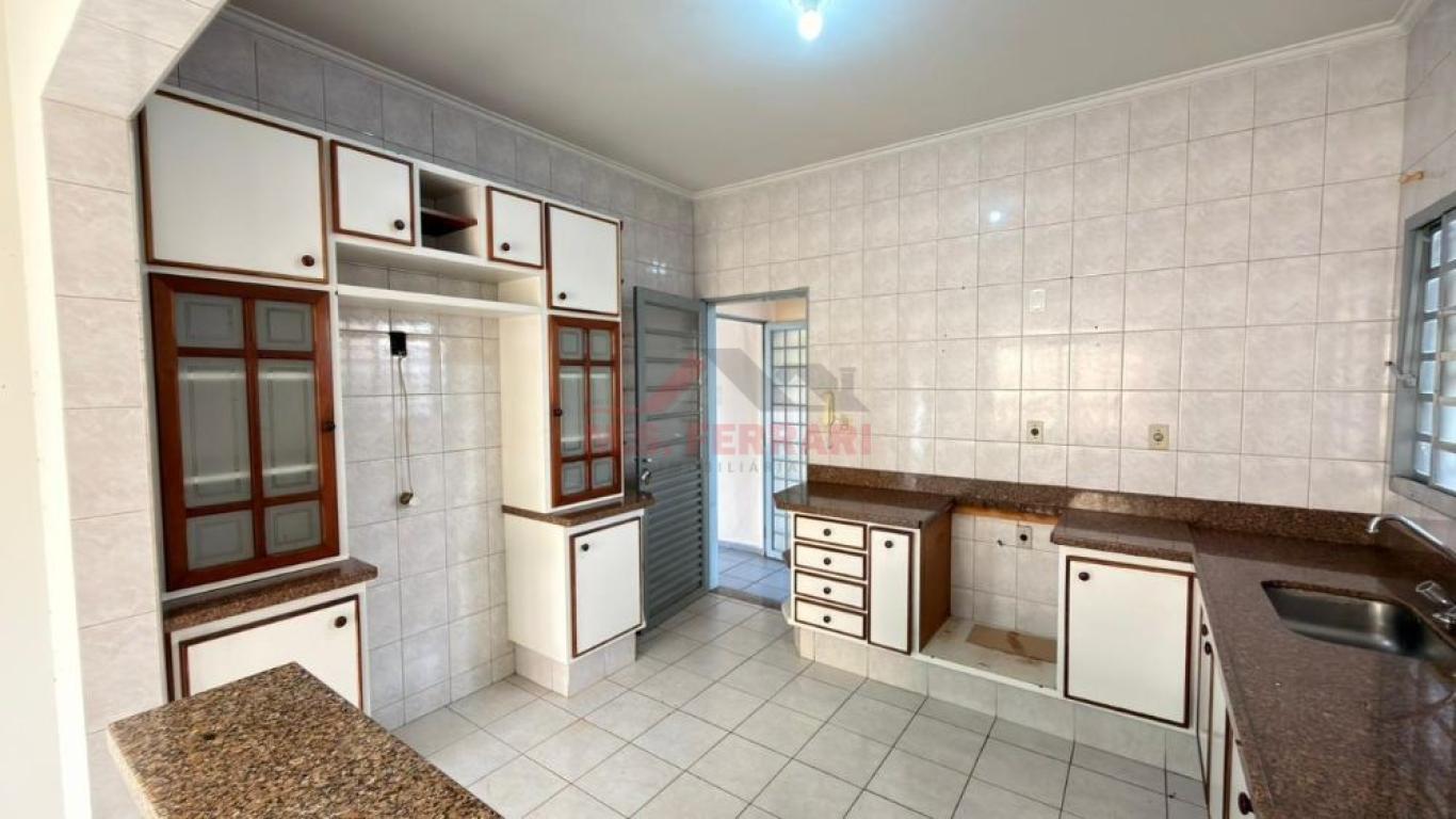CASA NA Vila Rodrigues em Assis