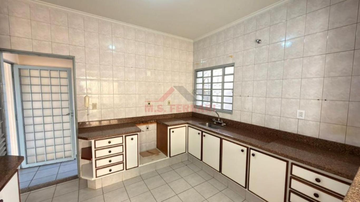 CASA NA Vila Rodrigues em Assis