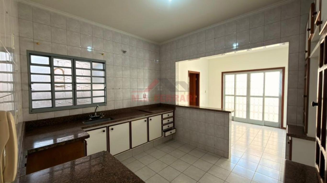CASA NA Vila Rodrigues em Assis