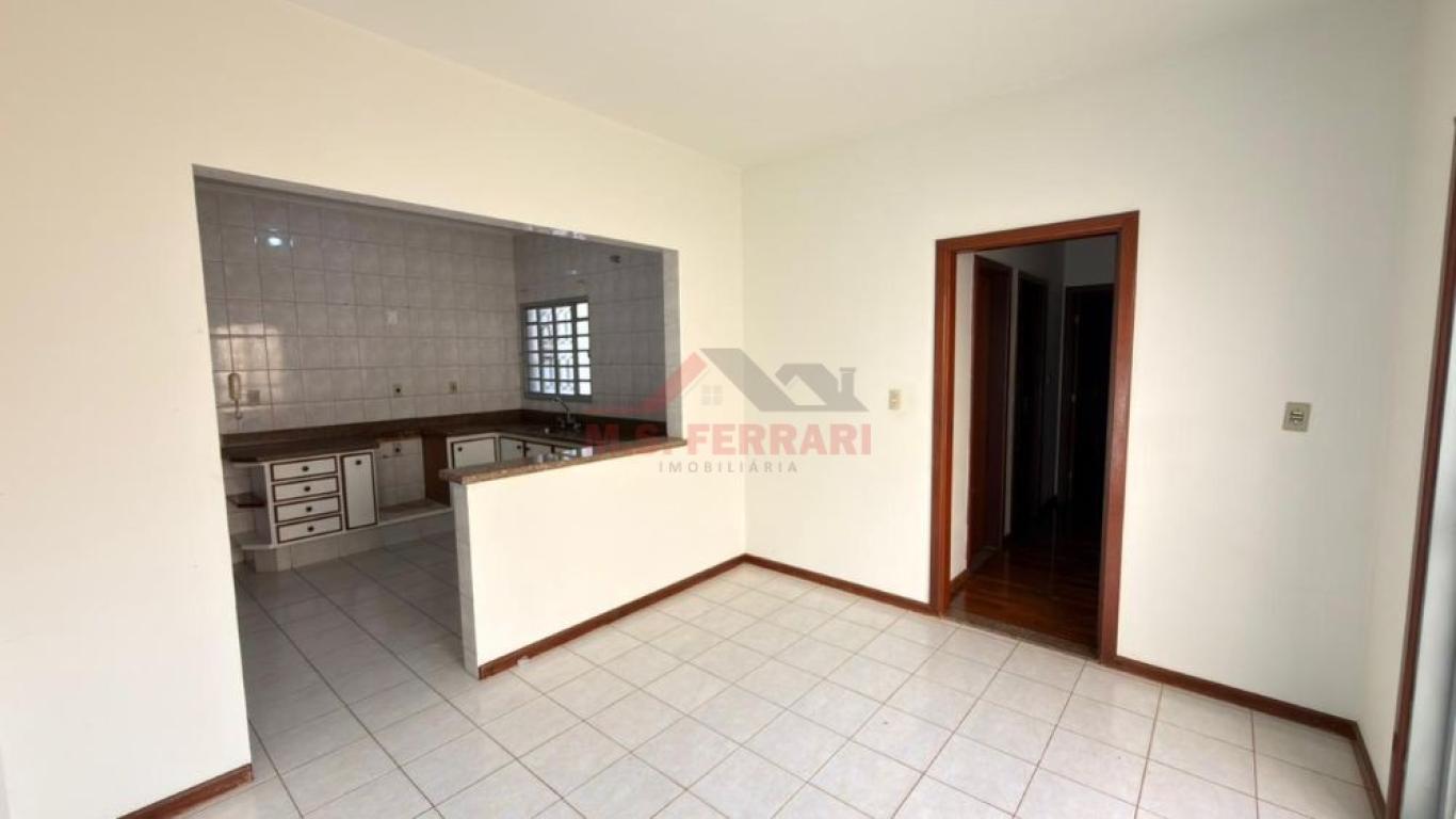CASA NA Vila Rodrigues em Assis